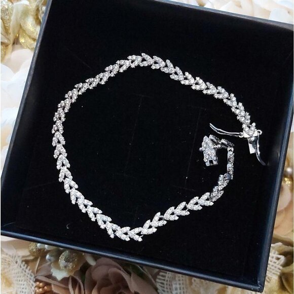 925 Sterling Silver Grade 5A Cubic Zirconia Bracelet - Picture 5 of 8